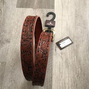 Patricia Nash Amelia Embossed Leather Belt Color Tan Gold Tone Buckle Size L NWT